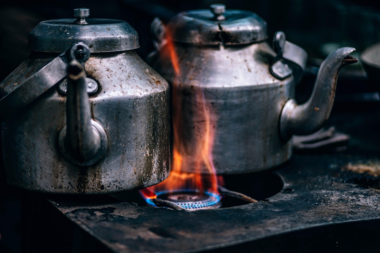 Hình ảnh minh họa môi trường gây trì hoãn và sự trì trệ trong công việc.