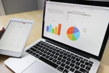 Sự bận rộn cô lập: Vì sao bạn thấy cô đơn dù lịch trình luôn kín đặc?